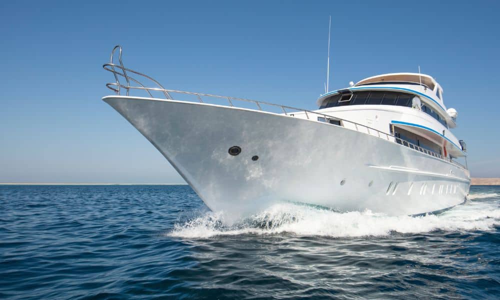 You are currently viewing 8 Questions To Ask Before Booking a Private Yacht Charter