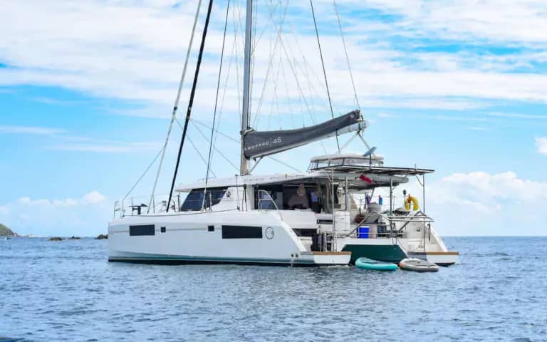Charter catamaran SISU in the British Virgin Islands with accommodations for 4 guests, week long charters all inclusive